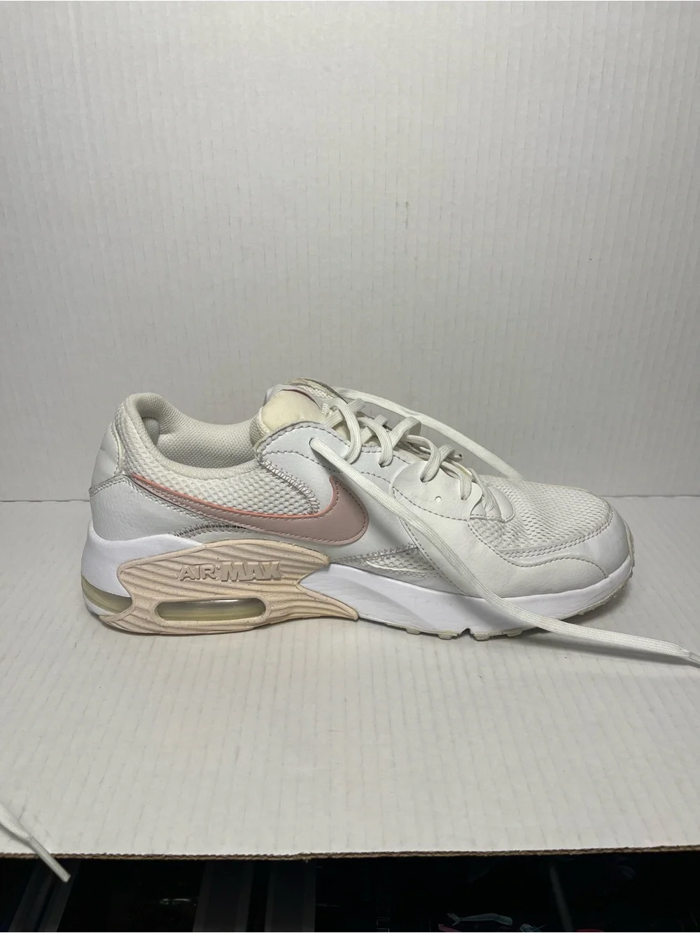 Nike Air Max Excee Womens White and Pink Shoe Size 11